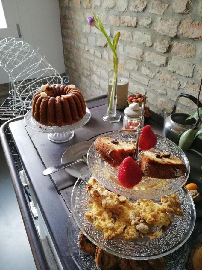 Zucchero Sui Baffi- Food Lovers B&B Mantova Luaran gambar